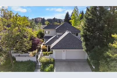 817 Redwood Dr, Danville, CA 94506 - Photo 2