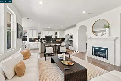 5279 Montecito Dr, Concord, CA 94521 - Photo 16