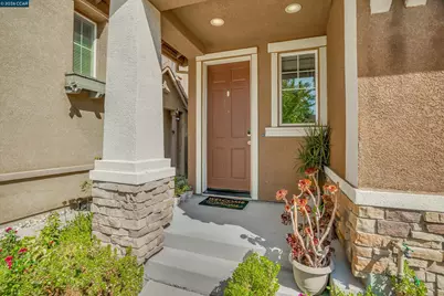 277 Kapalua Bay Cir, Pittsburg, CA 94565 - Photo 4