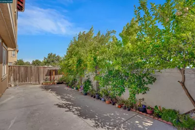 277 Kapalua Bay Cir, Pittsburg, CA 94565 - Photo 28