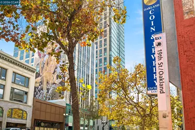 1755 Broadway #23, Oakland, CA 94612 - Photo 26