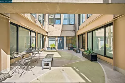 1755 Broadway #23, Oakland, CA 94612 - Photo 22