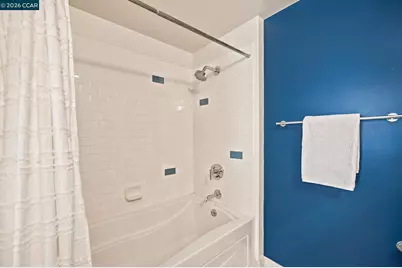 1755 Broadway #23, Oakland, CA 94612 - Photo 14