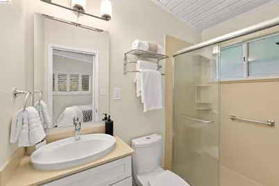 7408 Park Vista, El Cerrito, CA 94530 - Photo 18