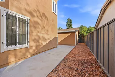 4036 Deep Creek Rd, Fremont, CA 94555 - Photo 50