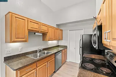 228 Lakeshore Court, Richmond, CA 94804 - Photo 14