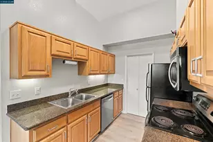 228 Lakeshore Ct, Richmond, CA 94804 - Photo 14