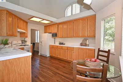410 19th St, San Jose, CA 95116 - Photo 12
