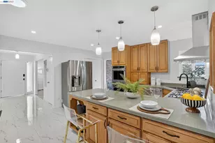350 Elysian Fields Dr, Oakland, CA 94605 - Photo 20