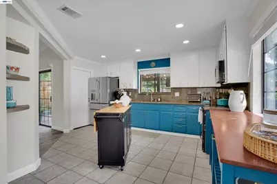 5520 Rainflower Dr, Livermore, CA 94551 - Photo 8