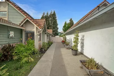 5520 Rainflower Dr, Livermore, CA 94551 - Photo 38