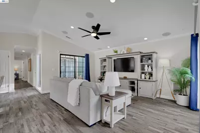 5520 Rainflower Dr, Livermore, CA 94551 - Photo 4