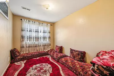 1192 71st Ave, Oakland, CA 94621 - Photo 14