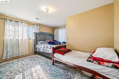 1192 71st Ave, Oakland, CA 94621 - Photo 12