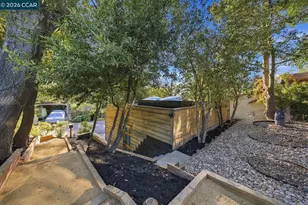 141 Fairlawn Dr, Berkeley, CA 94708 - Photo 32