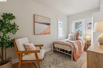1322 Bancroft Way, Berkeley, CA 94702 - Photo 16