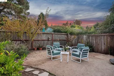1322 Bancroft Way, Berkeley, CA 94702 - Photo 30