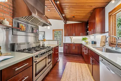 1394 Queens Rd, Berkeley, CA 94708 - Photo 14