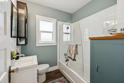 981 60th St, Oakland, CA 94608 - Photo 28
