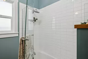 981 60th St, Oakland, CA 94608 - Photo 30