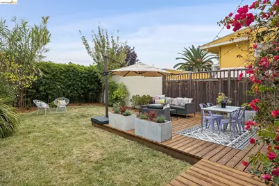 981 60th St, Oakland, CA 94608 - Photo 32