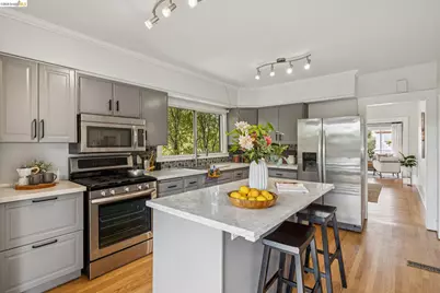 981 60th St, Oakland, CA 94608 - Photo 18