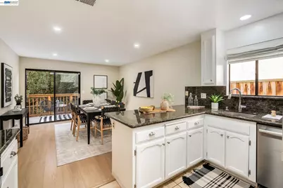 21297 Justco Ln, Castro Valley, CA 94552 - Photo 18