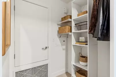 1255 Pine St, Oakland, CA 94607 - Photo 12