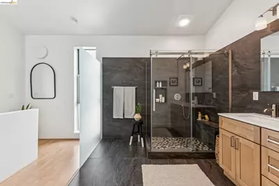 1255 Pine St, Oakland, CA 94607 - Photo 32