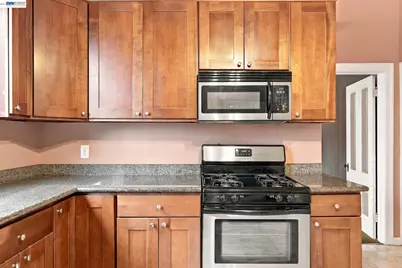 2525 29th St, Oakland, CA 94602 - Photo 14