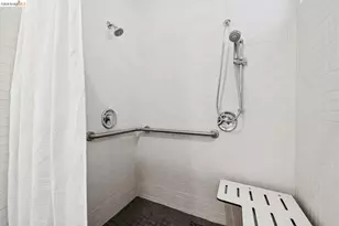 2830 Mandela Pkwy, Oakland, CA 94608 - Photo 30