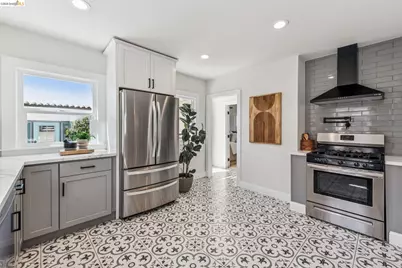 5215 Fleming Ave, Oakland, CA 94619 - Photo 12