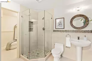 402 Vermont Ave, Berkeley, CA 94707 - Photo 30