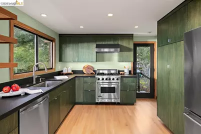 402 Vermont Avenue, Berkeley, CA 94707 - Photo 16