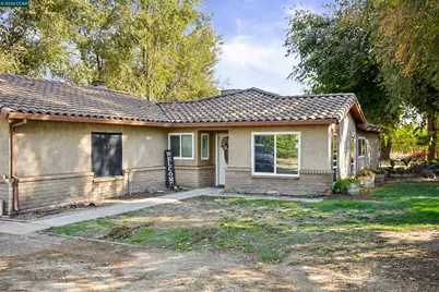 22797 Cozy Ct, Tracy, CA 95304 - Photo 2