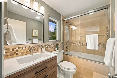 967 Grosvenor Place, Oakland, CA 94610 - Photo 32