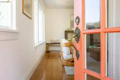 5981 Chabolyn Ter, Oakland, CA 94618 - Photo 6