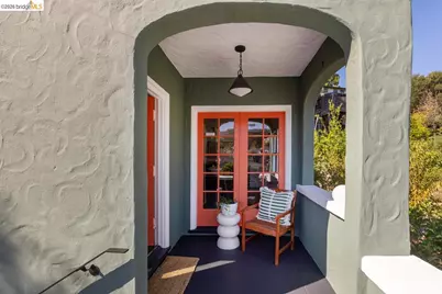 5981 Chabolyn Ter, Oakland, CA 94618 - Photo 4