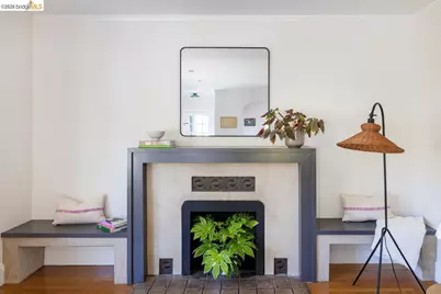 5981 Chabolyn Ter, Oakland, CA 94618 - Photo 8