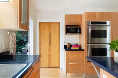 5981 Chabolyn Ter, Oakland, CA 94618 - Photo 20