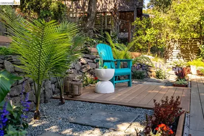5981 Chabolyn Ter, Oakland, CA 94618 - Photo 42