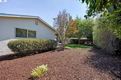 319 Elvira, Livermore, CA 94550 - Photo 32