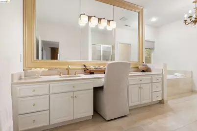 6036 Mazuela Dr, Oakland, CA 94611 - Photo 34