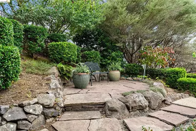 6036 Mazuela Dr, Oakland, CA 94611 - Photo 60