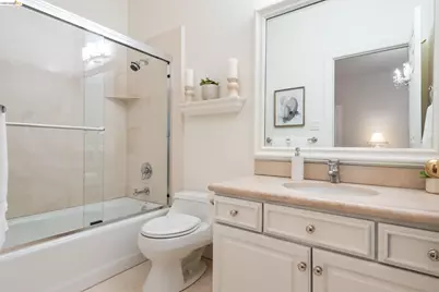 6036 Mazuela Dr, Oakland, CA 94611 - Photo 36