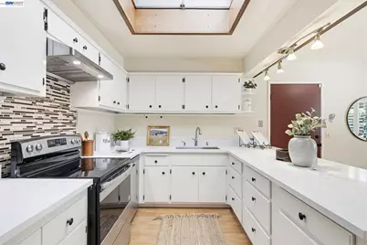 3107 Corona Dr, Davis, CA 95616 - Photo 12