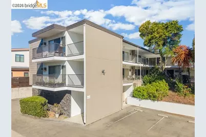 950 Mountain View Dr, Lafayette, CA 94549 - Photo 1