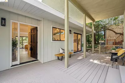 7101 Pinehaven Rd, Oakland, CA 94611 - Photo 2