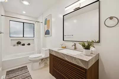 7101 Pinehaven Rd, Oakland, CA 94611 - Photo 30