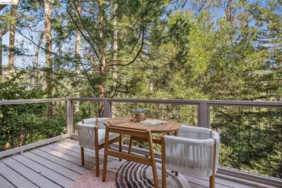 7101 Pinehaven Rd, Oakland, CA 94611 - Photo 26